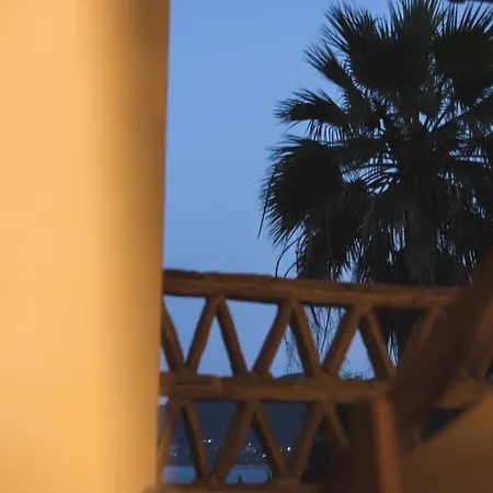 Private Studio Apartment, Unique Location - Sea View Lithakia  Exterior foto